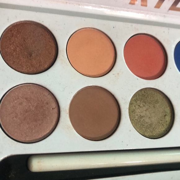 Kylie Cosmetics Eye Shadow Palette - Picture 4 of 8